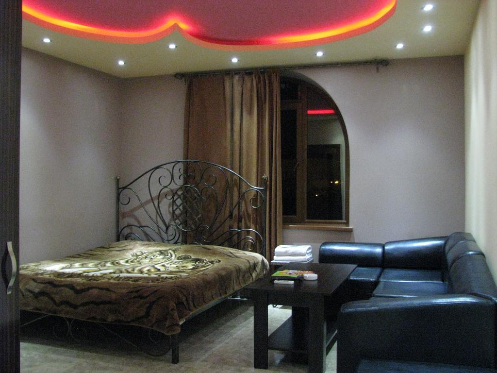 יירבאן Princ Plaza Hotel חדר תמונה