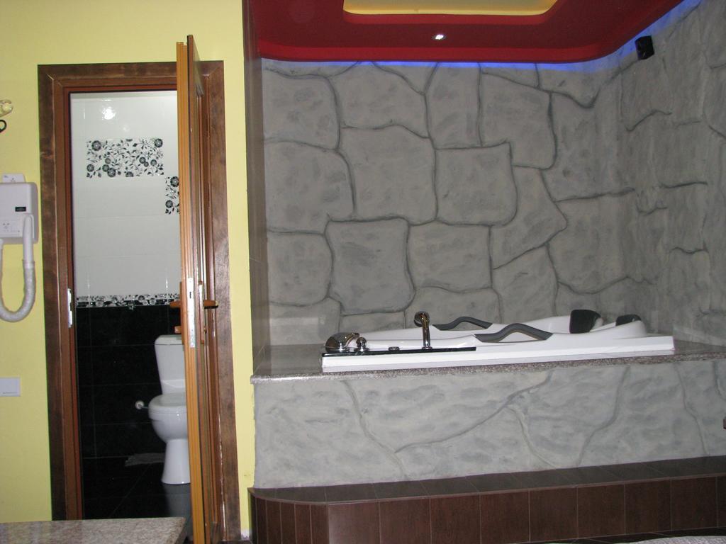 יירבאן Princ Plaza Hotel חדר תמונה