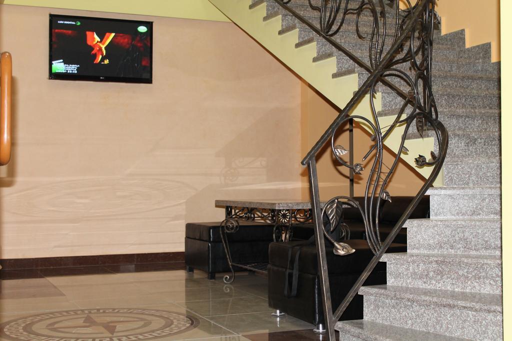 יירבאן Princ Plaza Hotel חדר תמונה