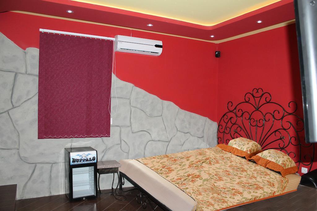 יירבאן Princ Plaza Hotel חדר תמונה
