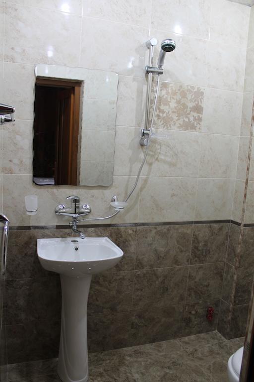 יירבאן Princ Plaza Hotel חדר תמונה