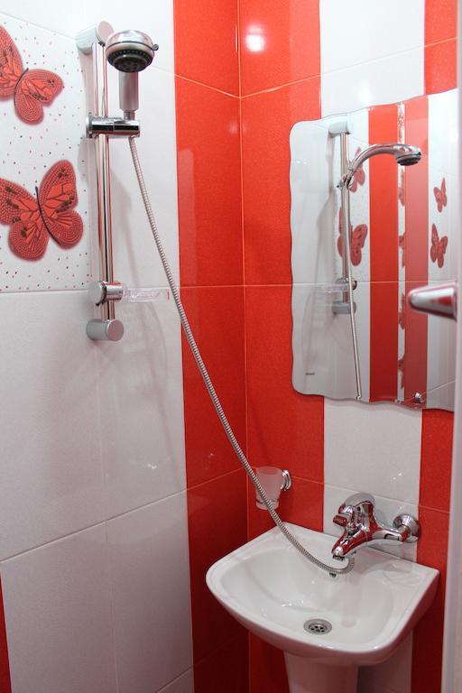 יירבאן Princ Plaza Hotel חדר תמונה