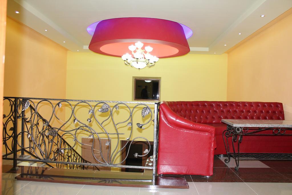 יירבאן Princ Plaza Hotel חדר תמונה